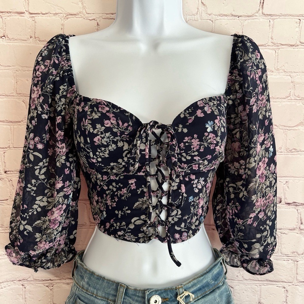 New‎ Blush BJ Ruched Floral Front Lace up Crop Top Quarter sleeve Size Medium